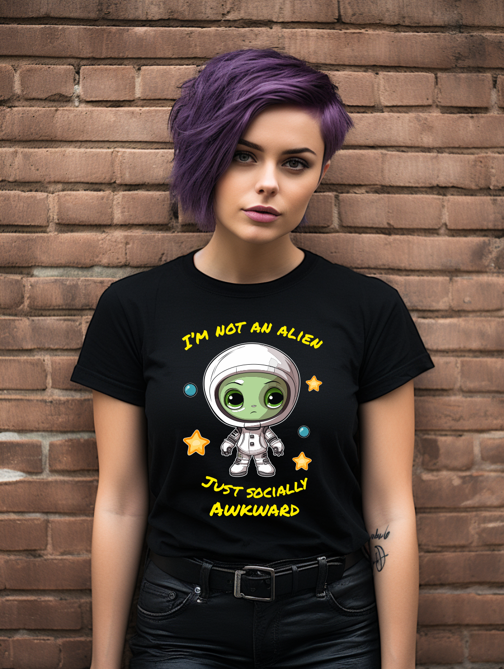 I’m Not An Alien Just Socially Awkward T-Shirt – Funny Space Graphic Tee | Cute Introvert Shirt | Gildan Softstyle UK