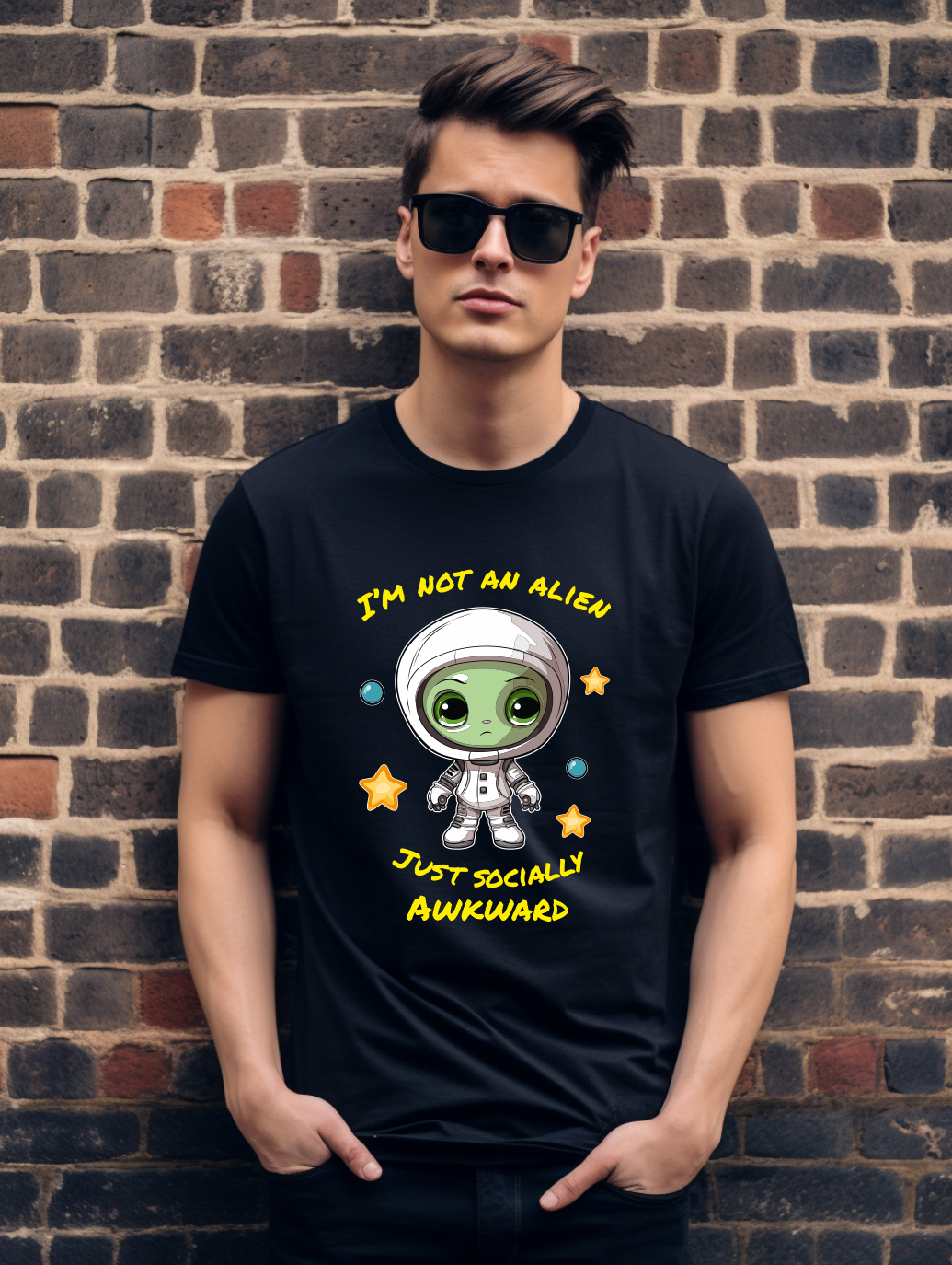 I’m Not An Alien Just Socially Awkward T-Shirt – Funny Space Graphic Tee | Cute Introvert Shirt | Gildan Softstyle UK